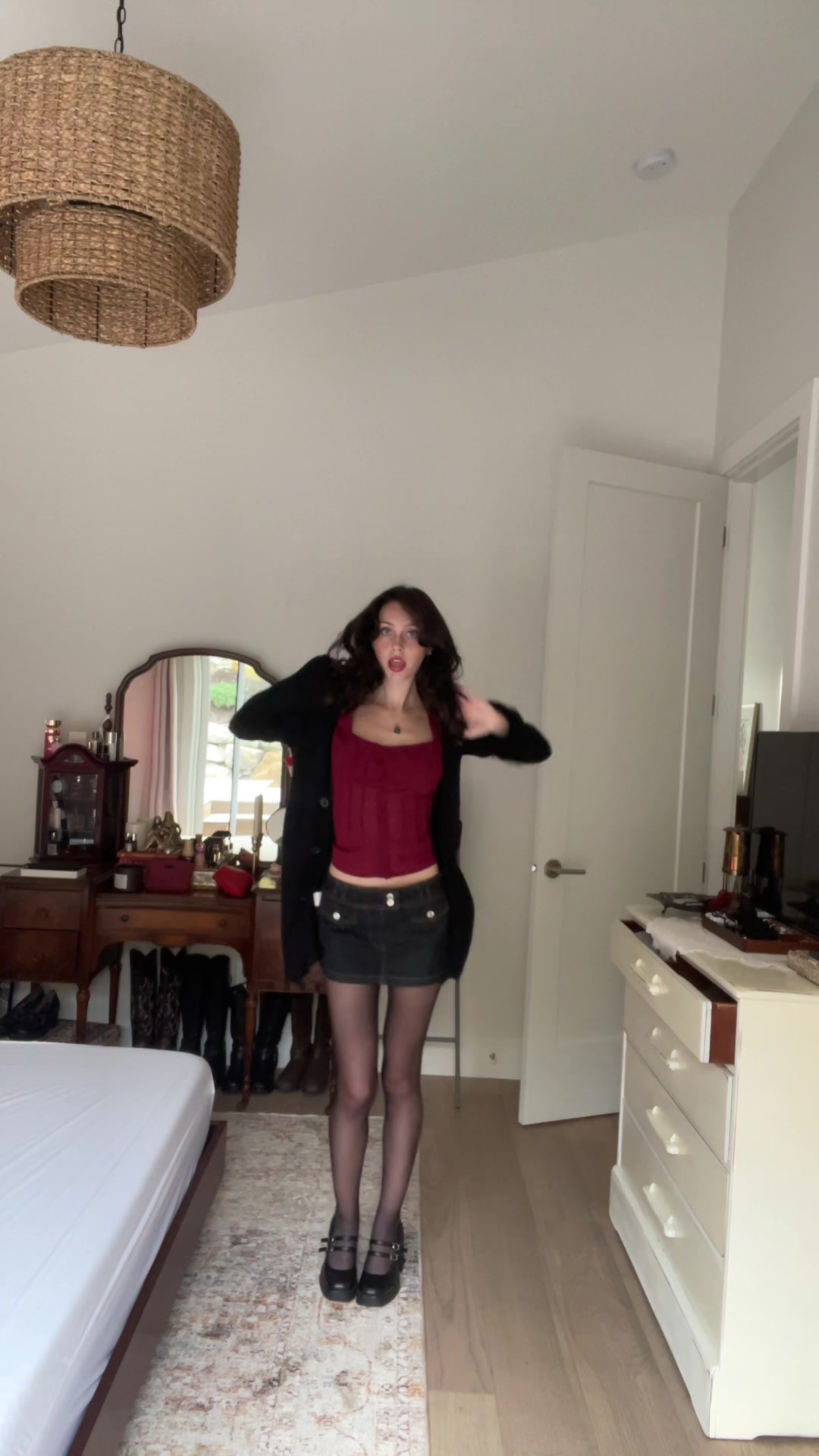 @✧:* T *✧･ﾟ