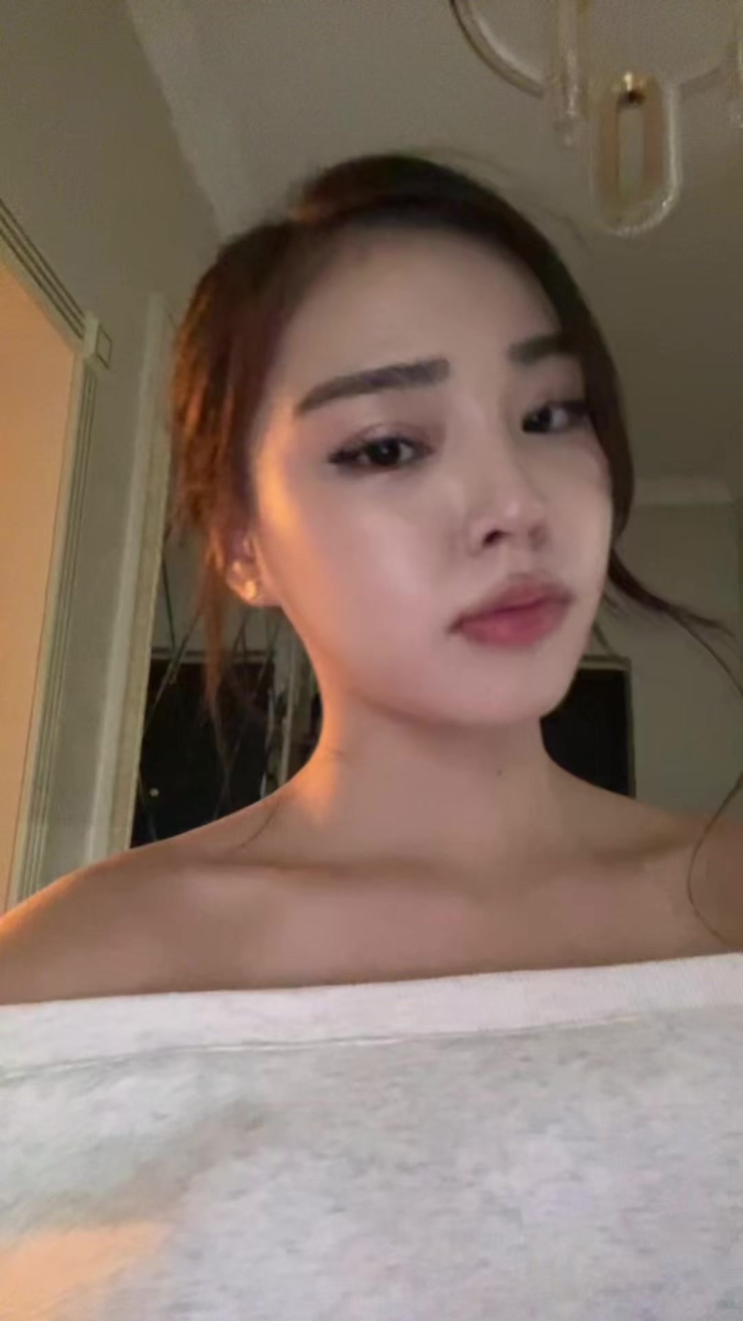 @b’