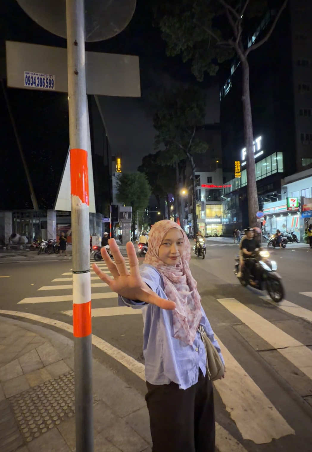 @mirrahisred