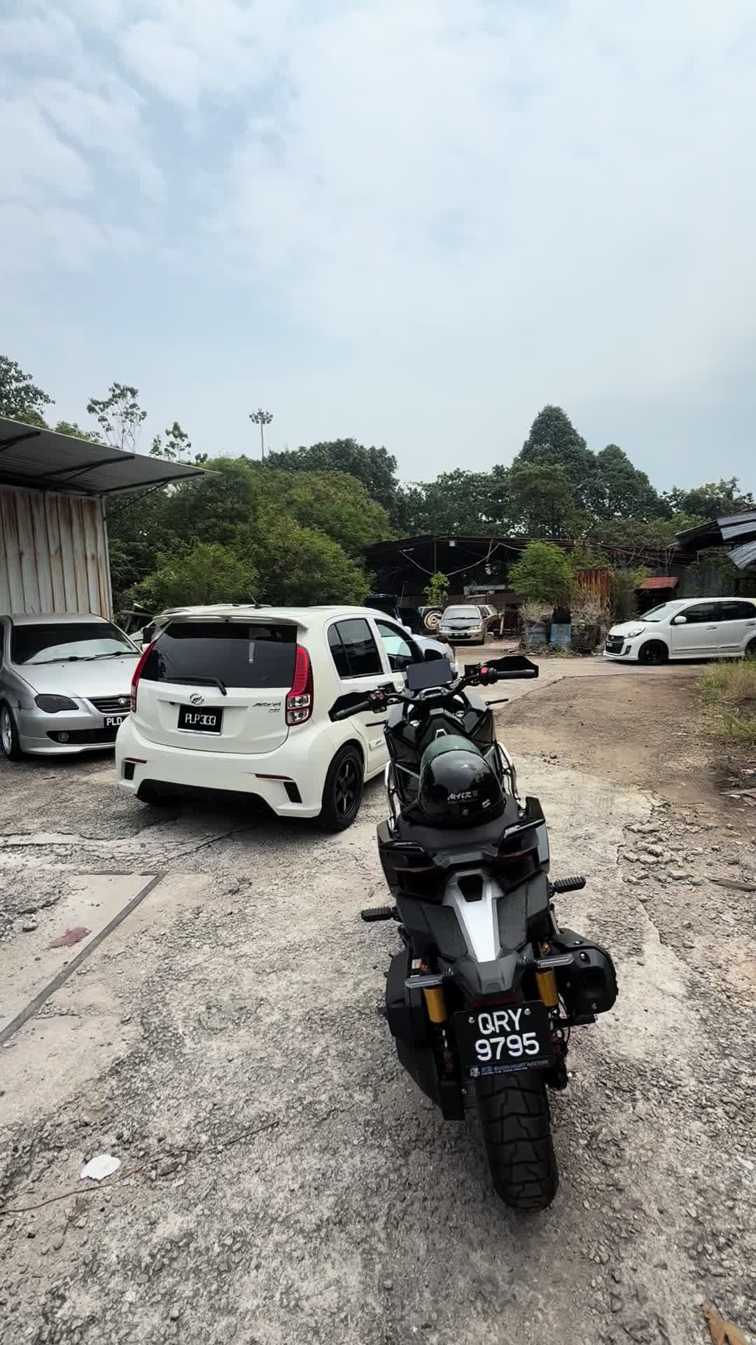 @Hairi Razak