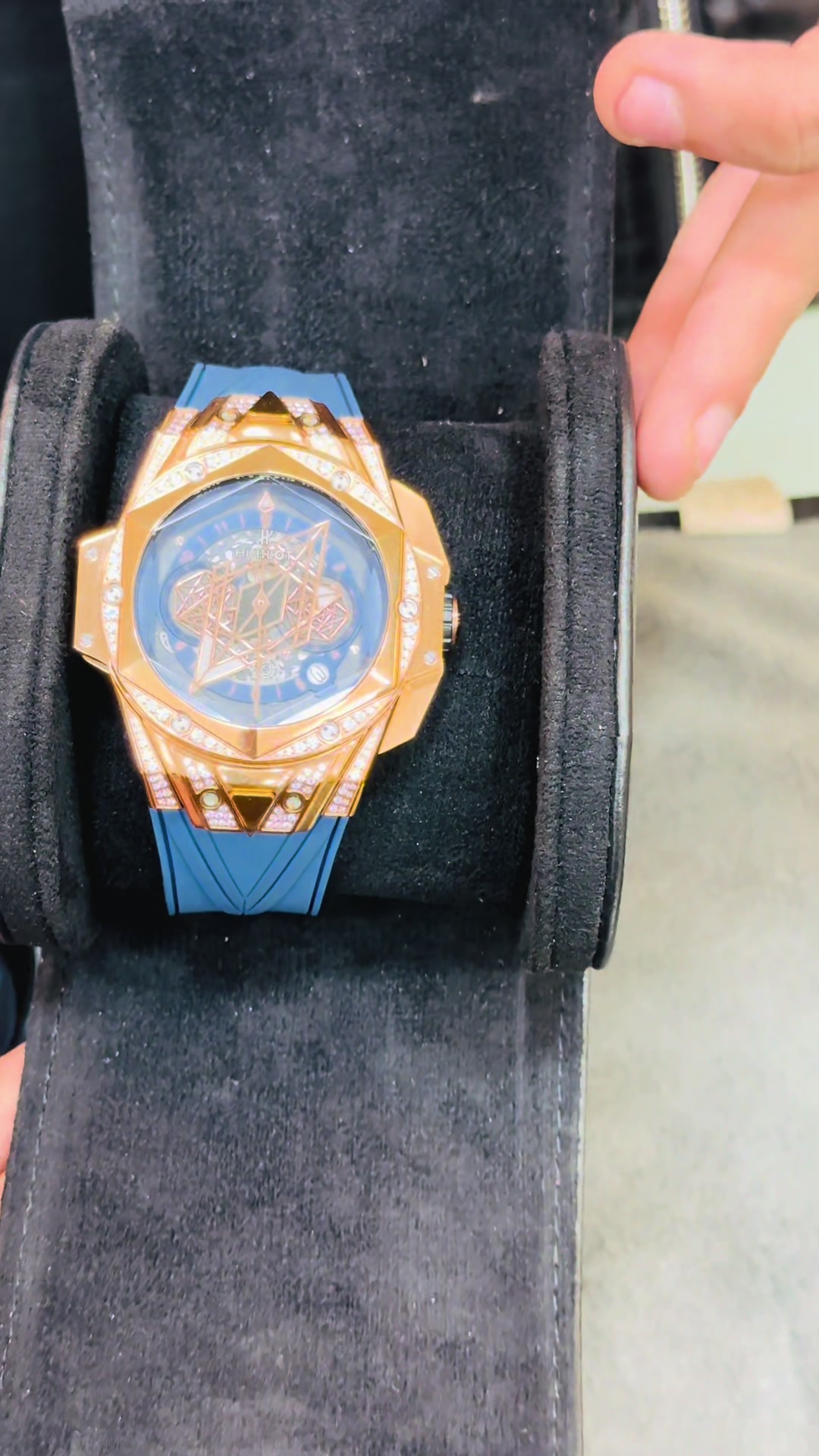 @ZAVI WATCHES