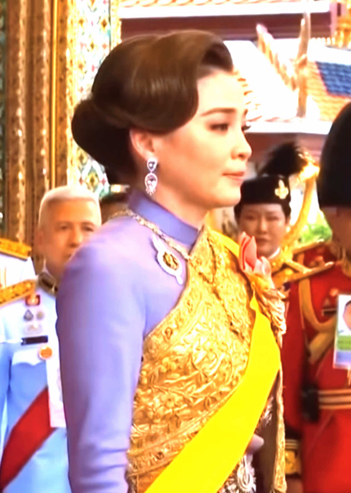 @H.M. Queen Suthida