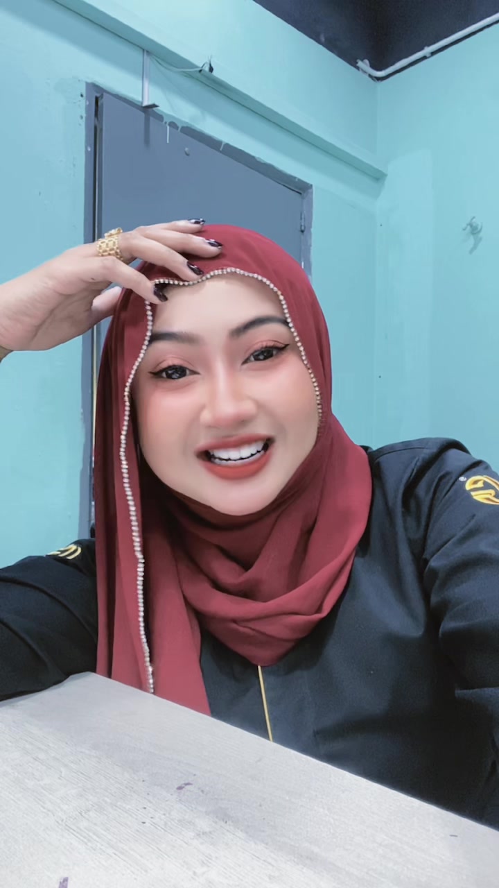 @bukanFatin