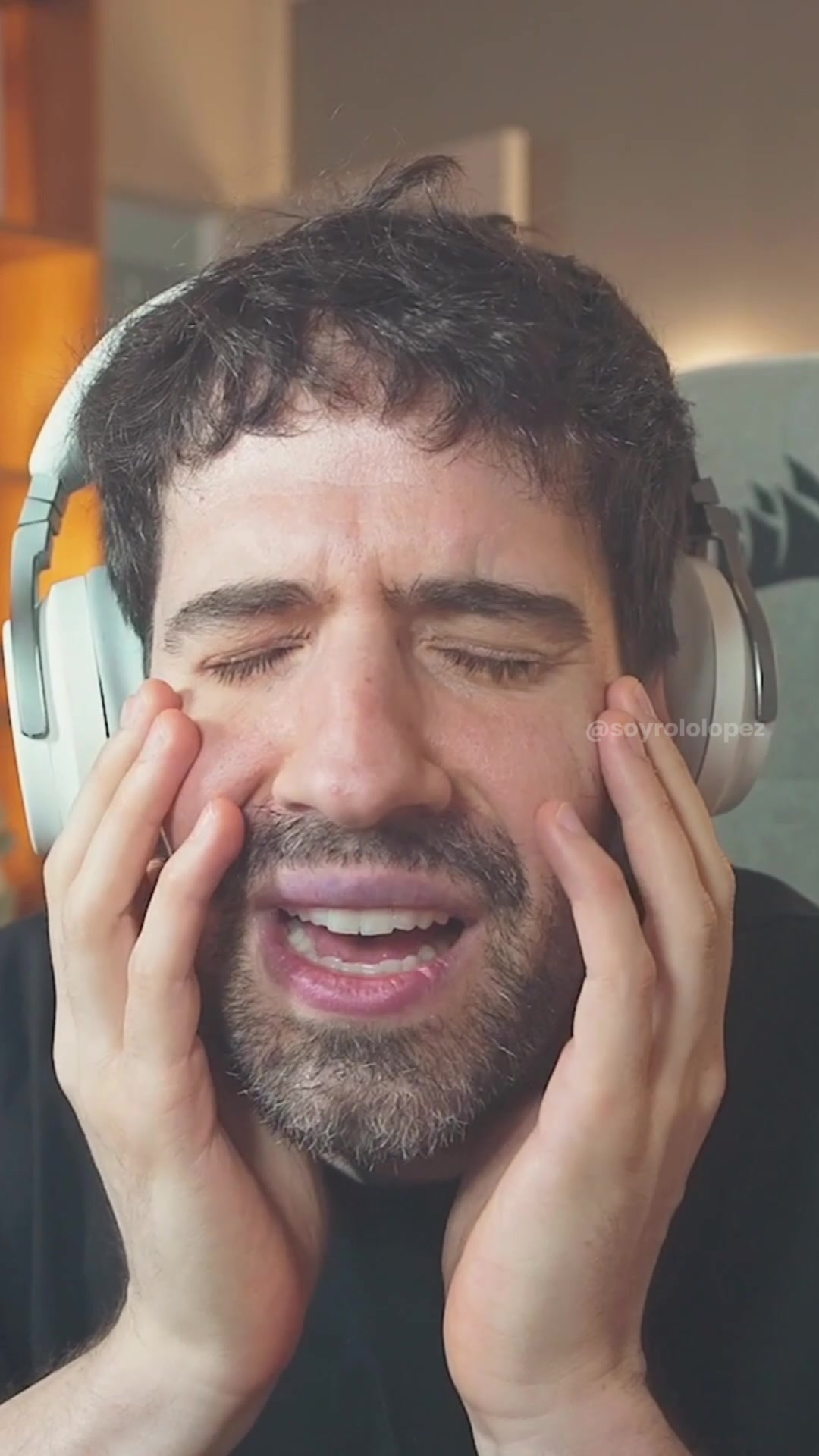 @𝐑𝐎𝐋𝐎 𝐋𝐎𝐏𝐄𝐙