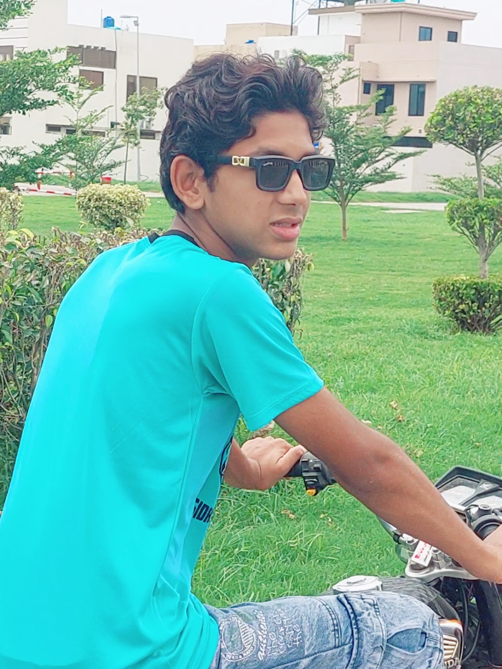 @Riaz Goree 433