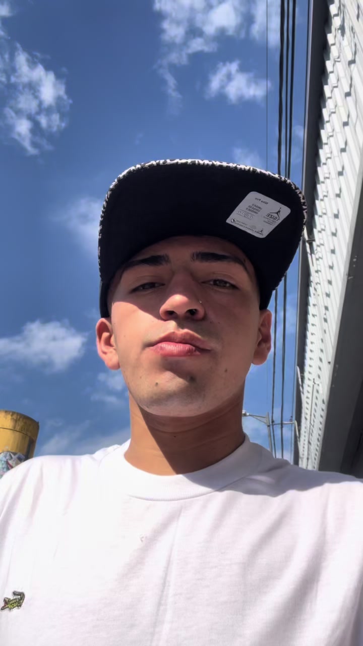 @cabeeee