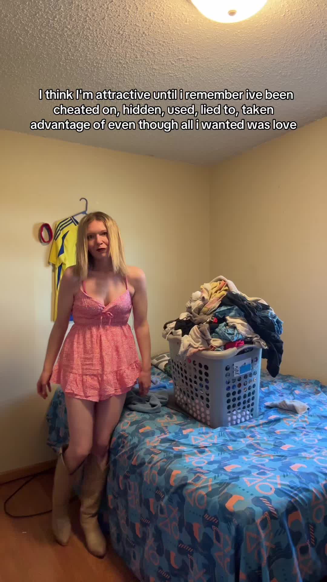 @dumbblondewholovestobake
