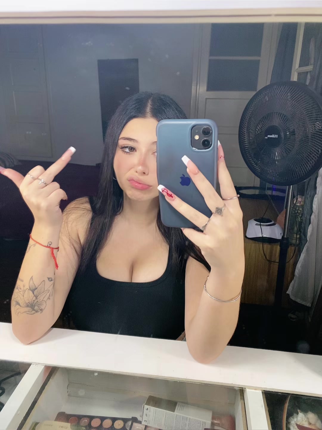 @tati contreras 🖤
