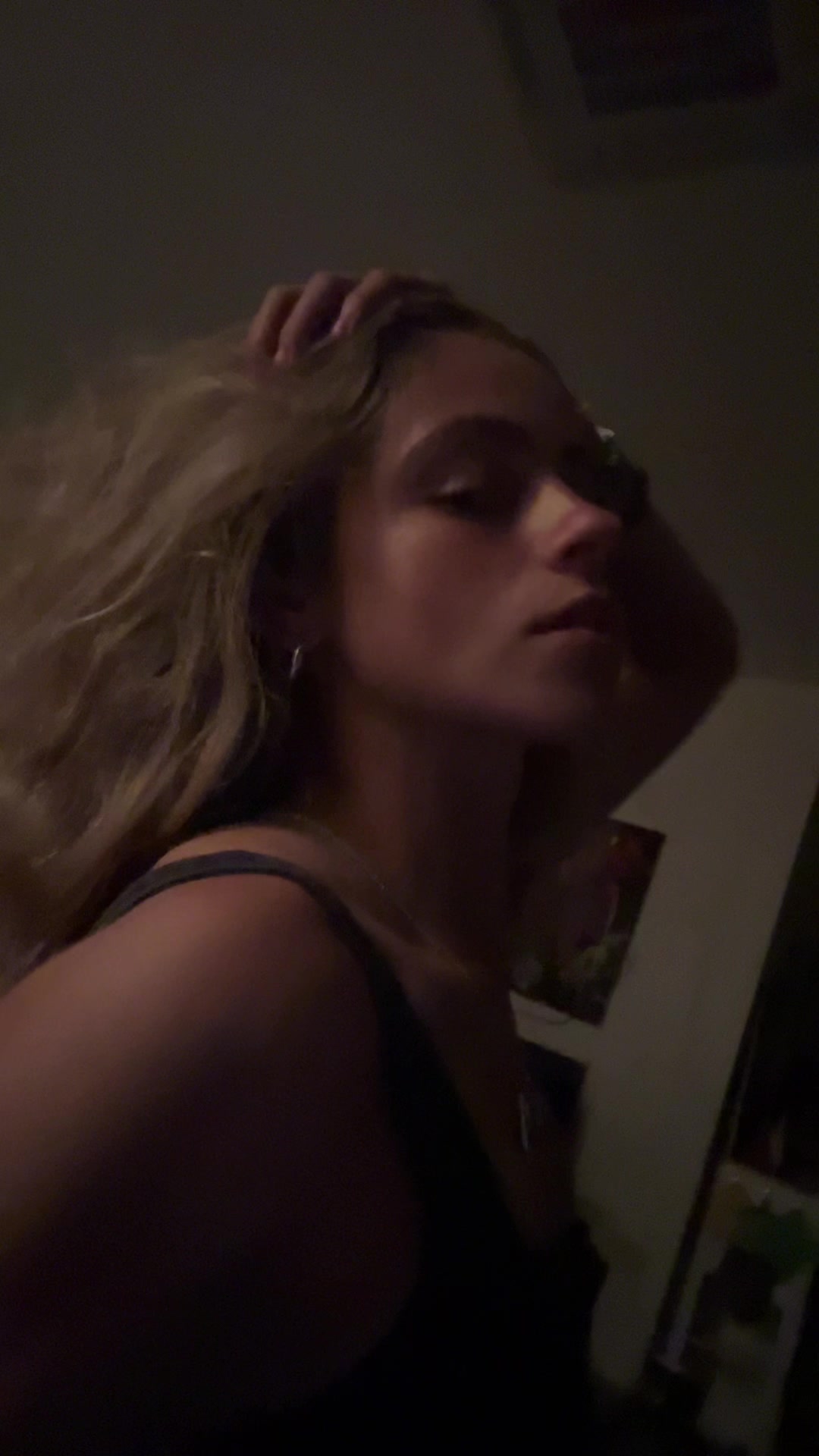 @Bella
