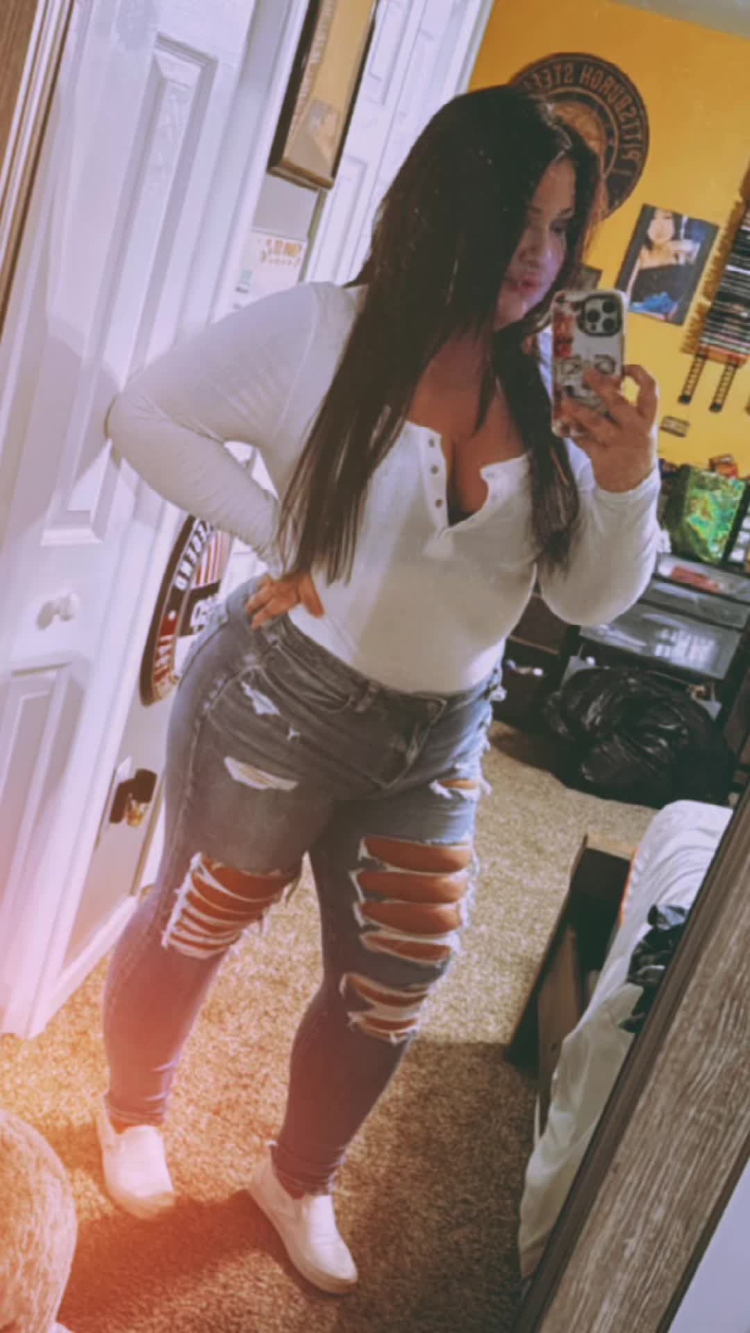 @~{Lauren}~