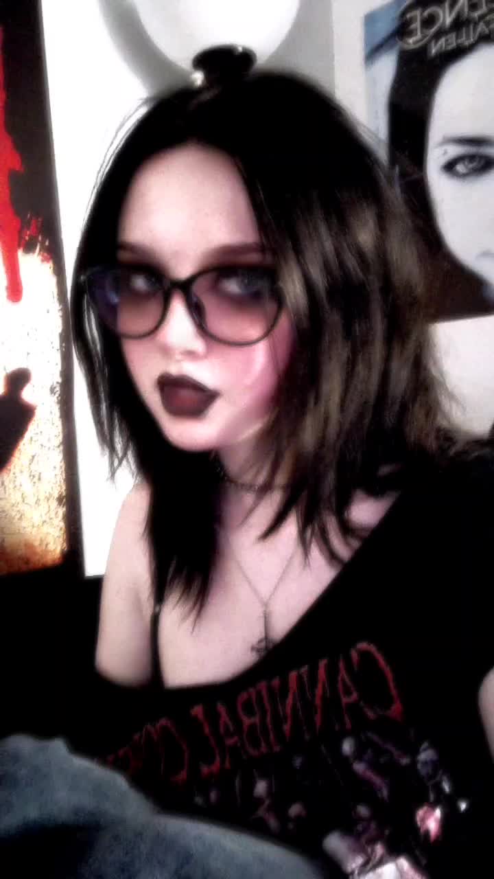 @🦇Julie-Anne🦇