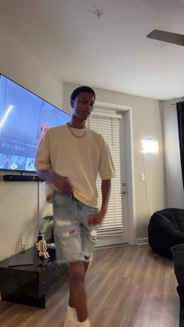 @Bizzie_🧸