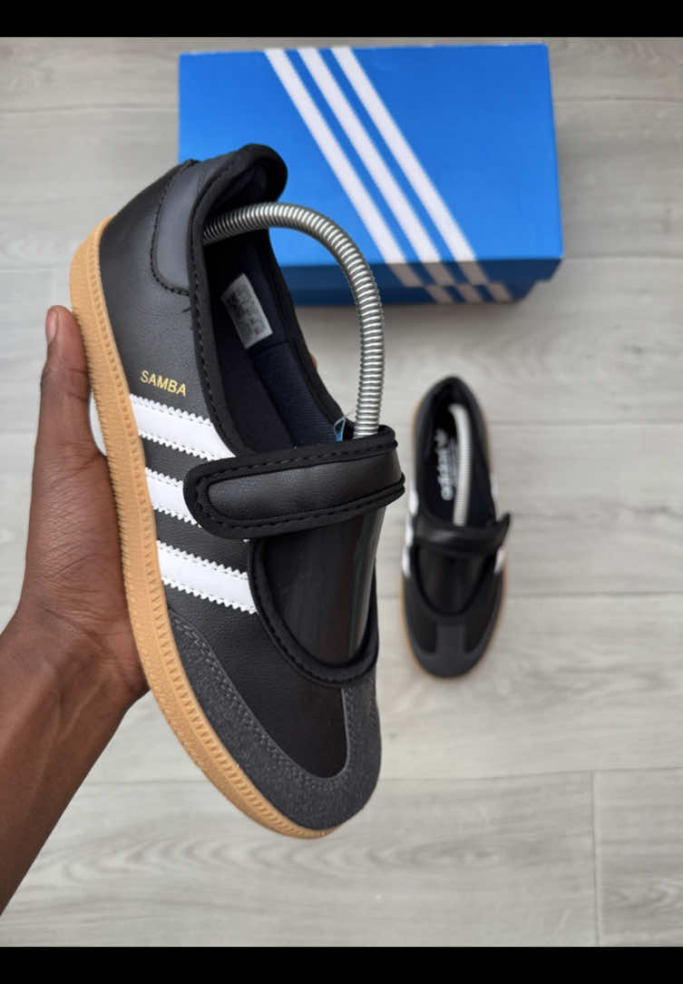 @SNEAKER 🥷