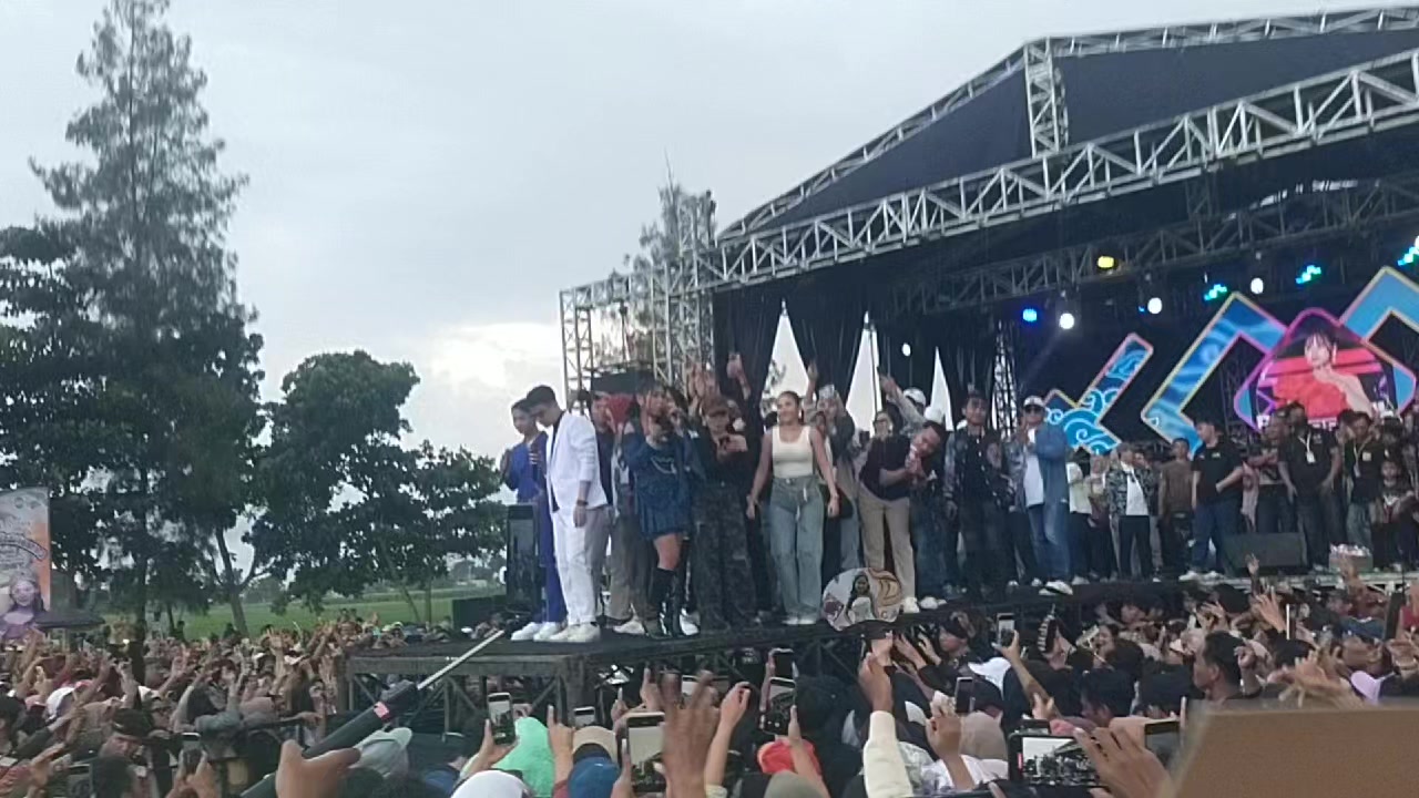 @Iskh.Azam 🇮🇩