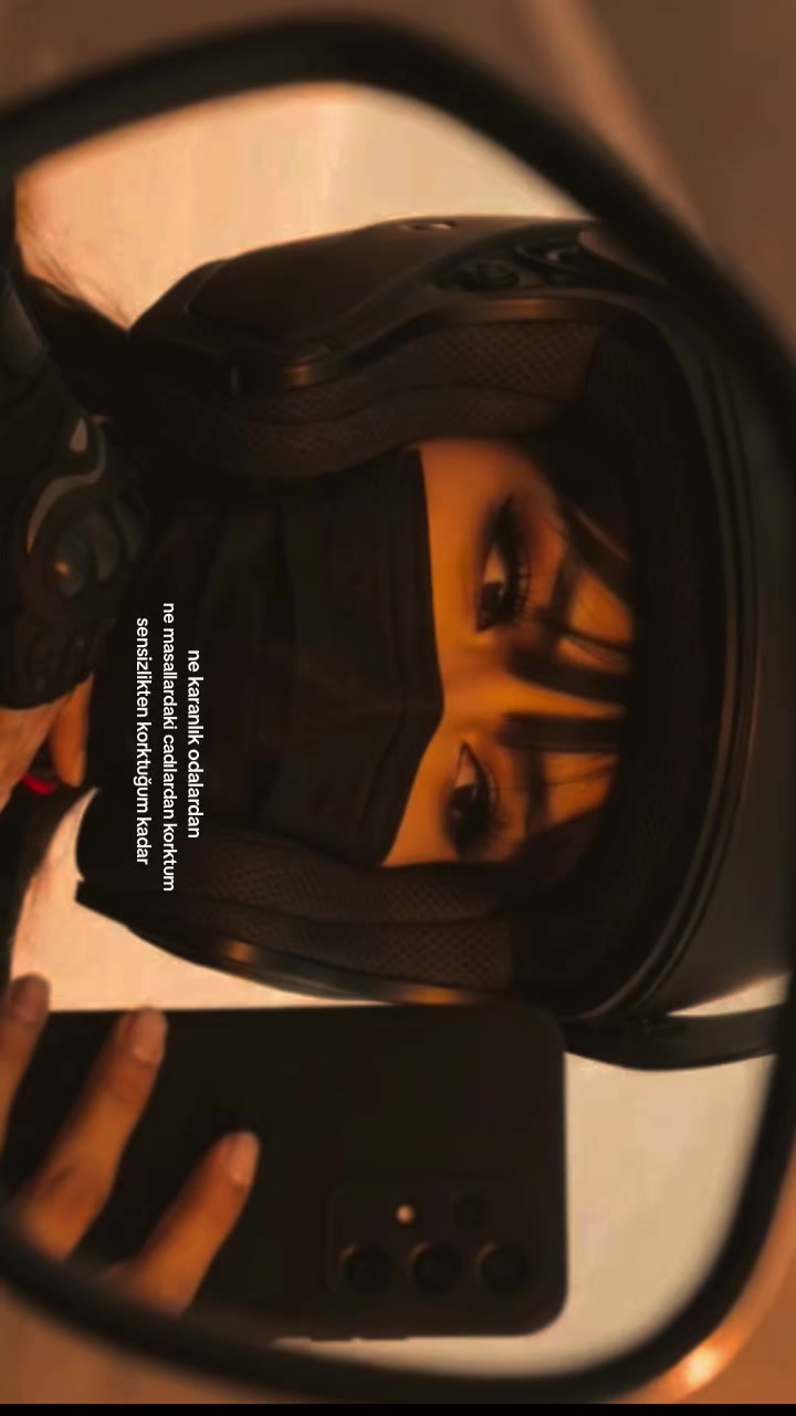 @𝙉𝙞𝙣𝙛𝙖  🦋⃤