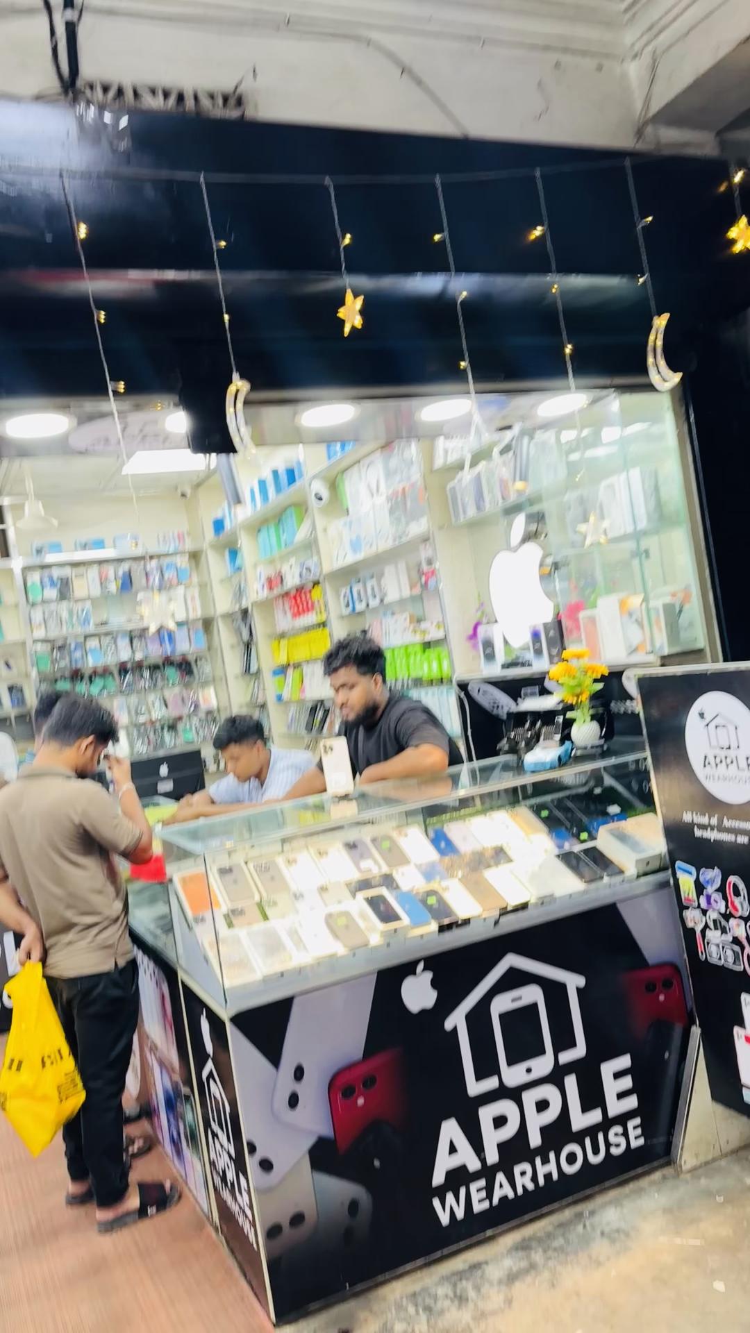 @Apple Wearhouse