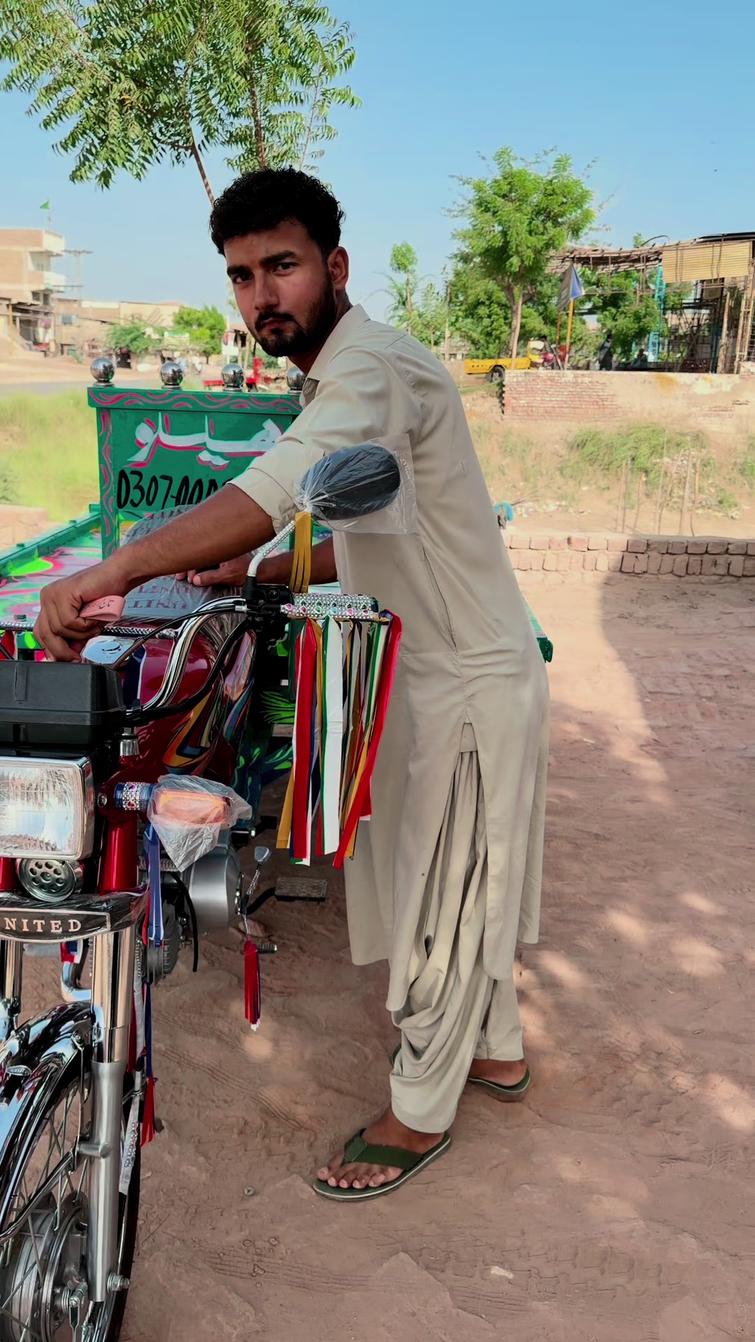 @تاج یونائیٹڈ شوروم نوابشاہ
