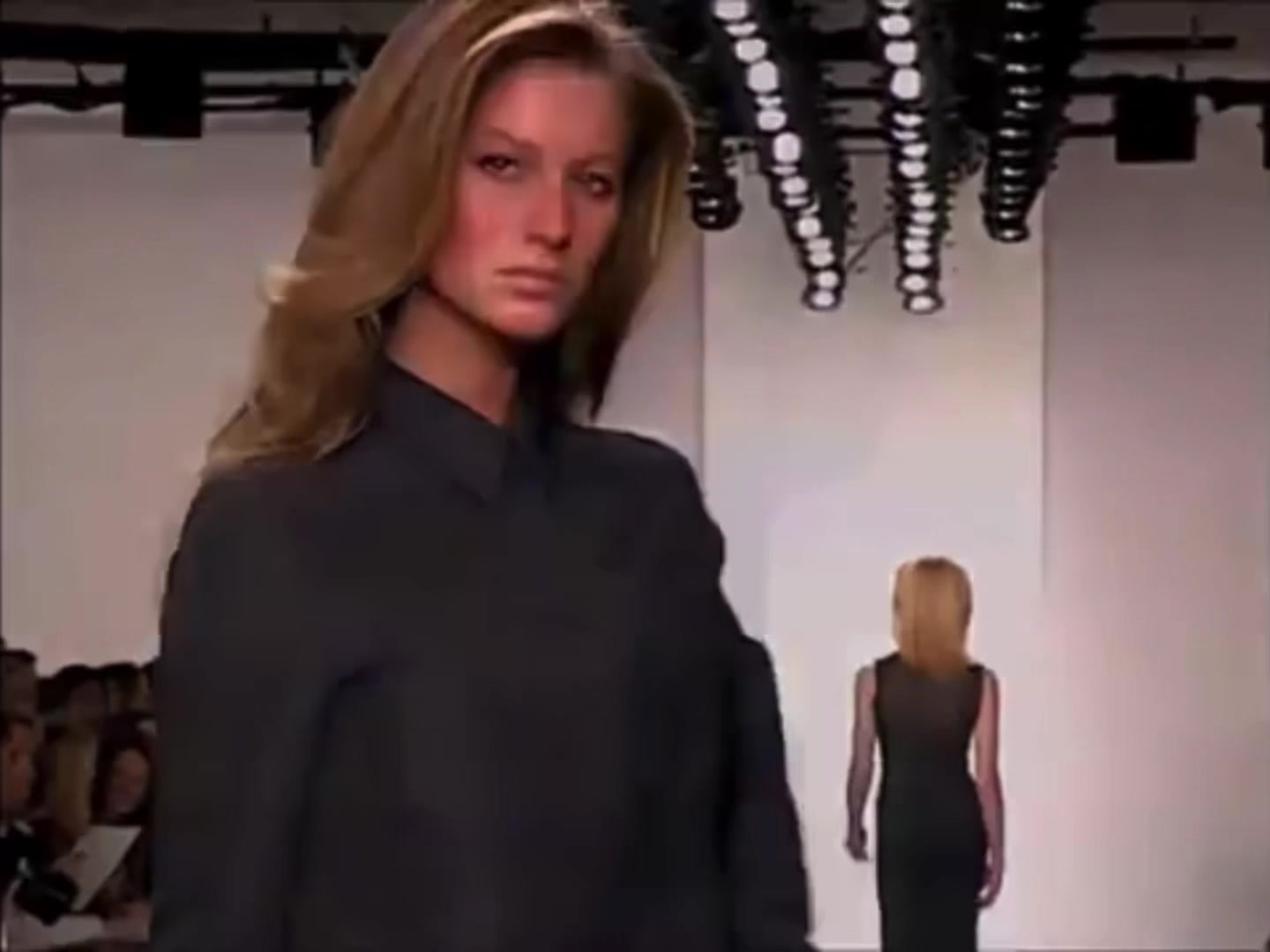 @thur.fashion