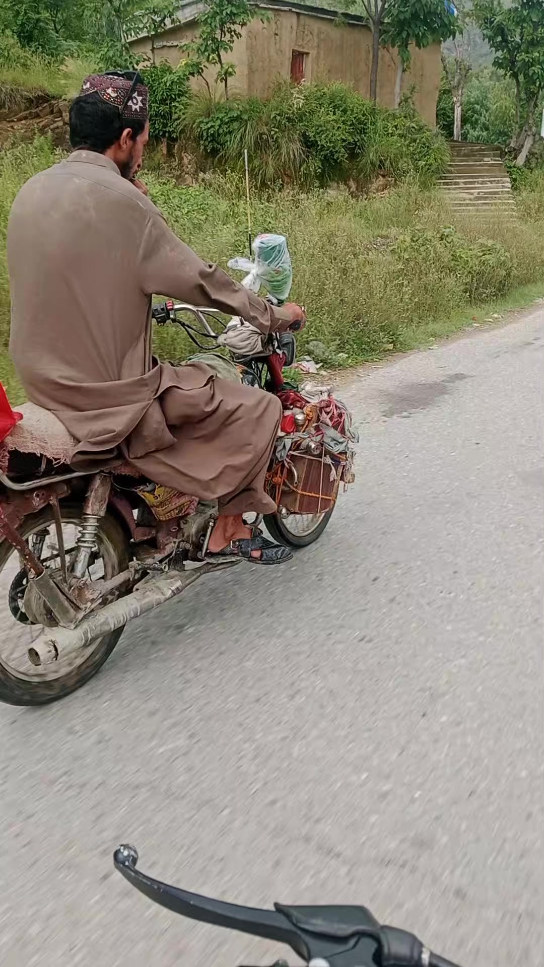 @Khan😘