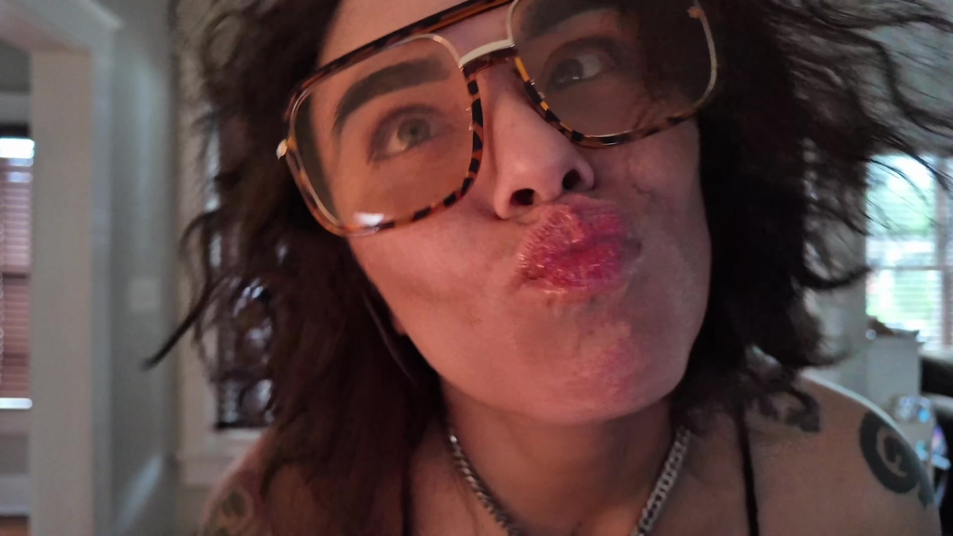 @Theebooblessbabe