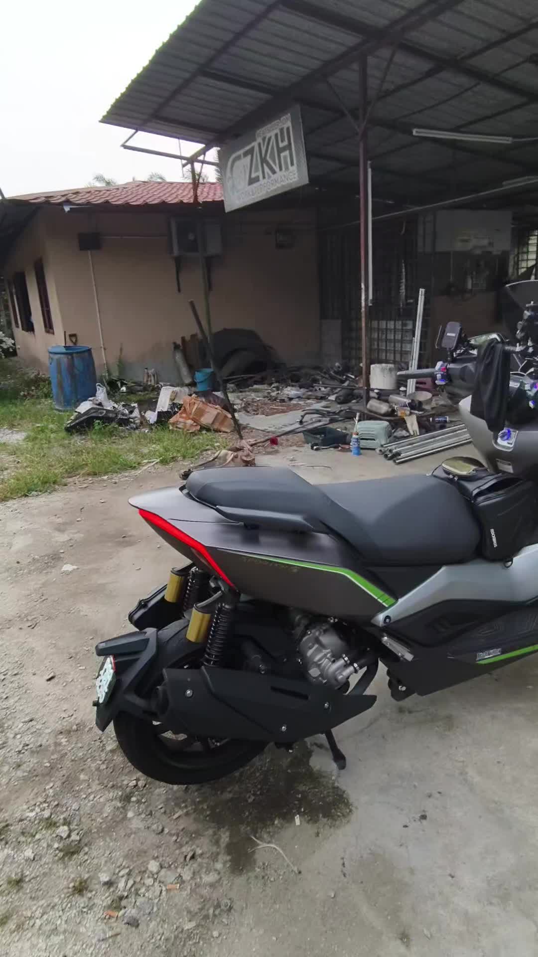 @ahli mesyuarat tingkap