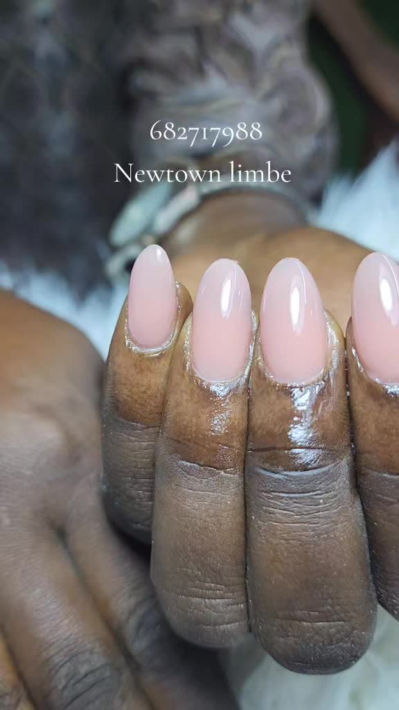 @Lashes and nails in Limbe
