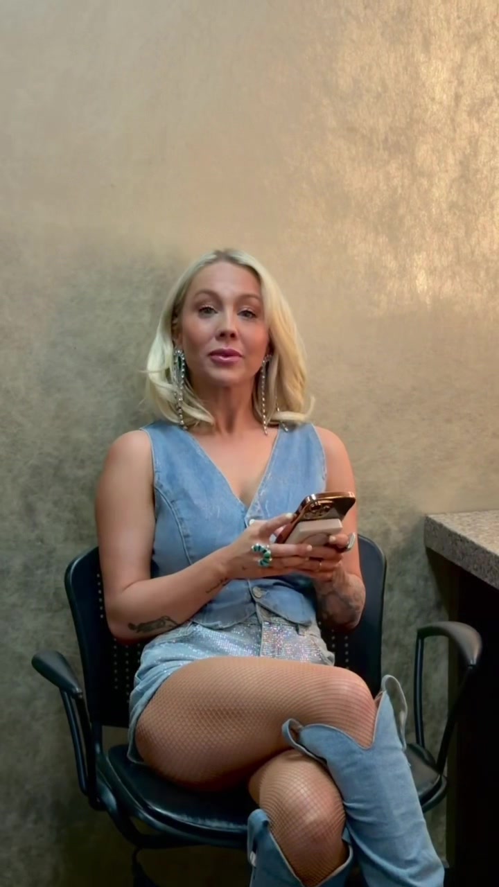 @RaeLynn