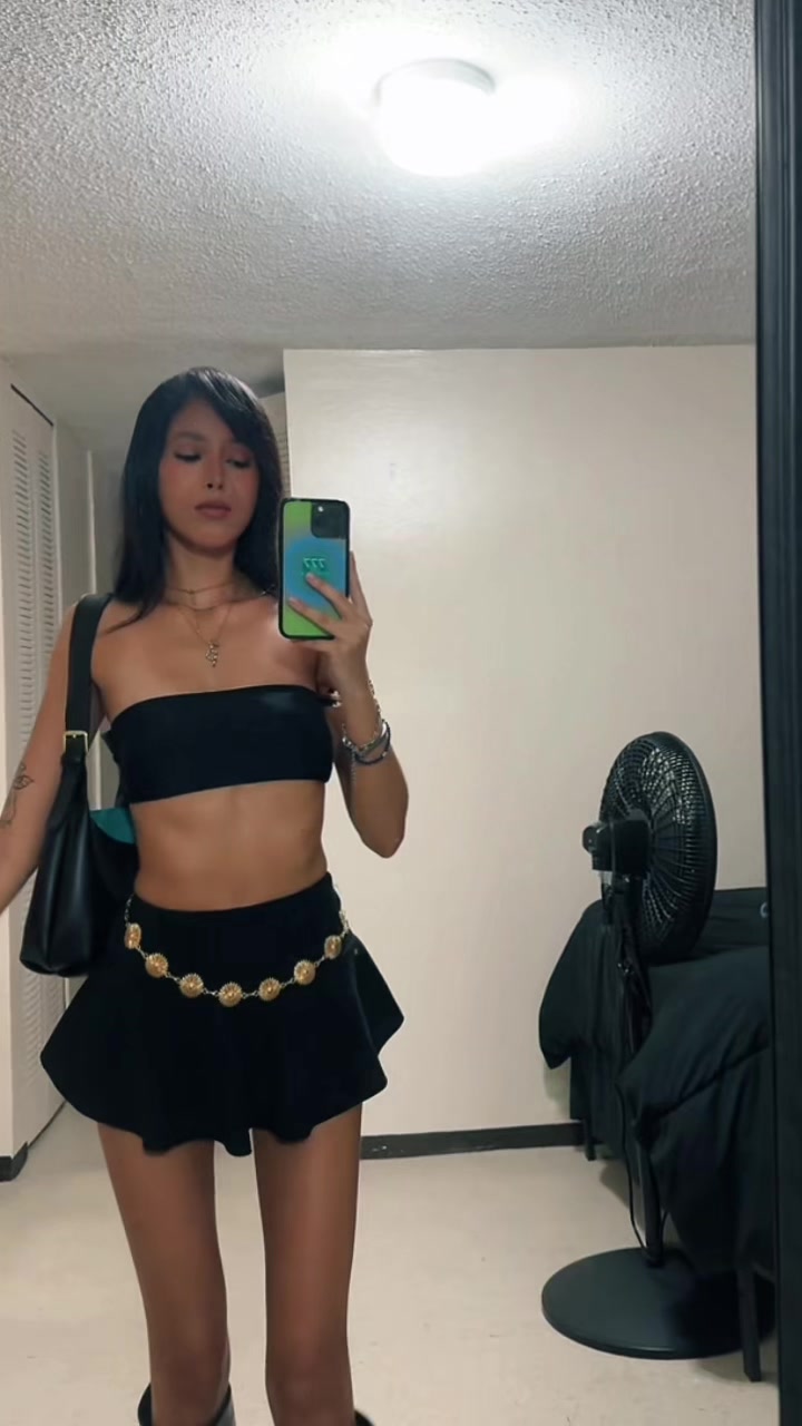 @paola krystal