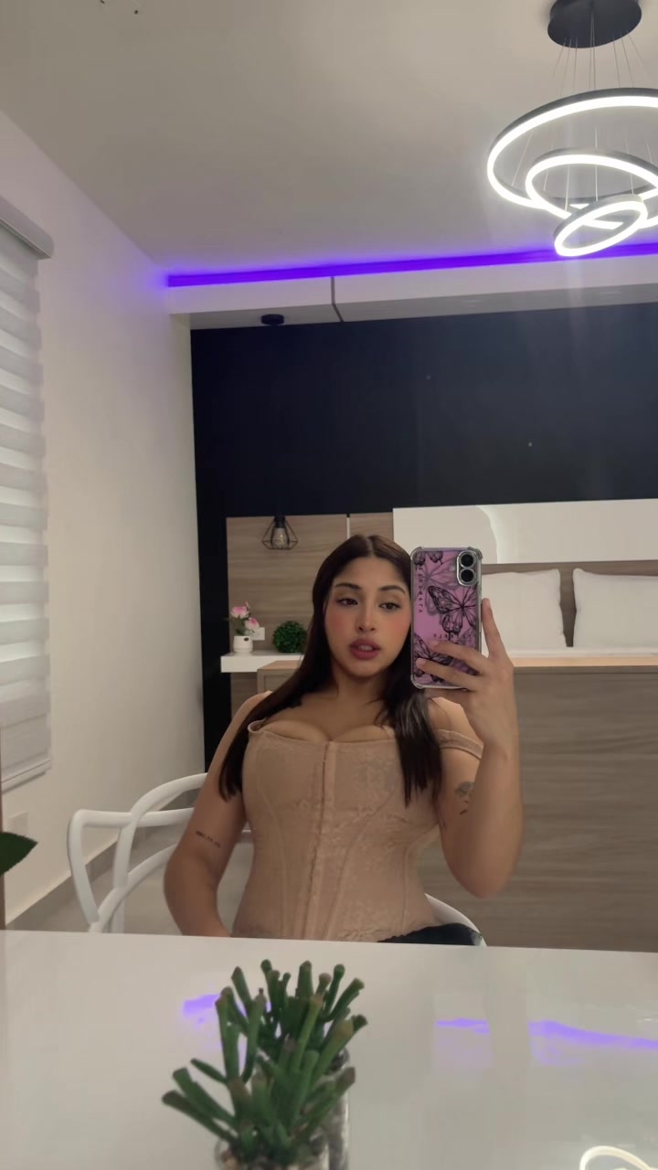 @paola_alana.