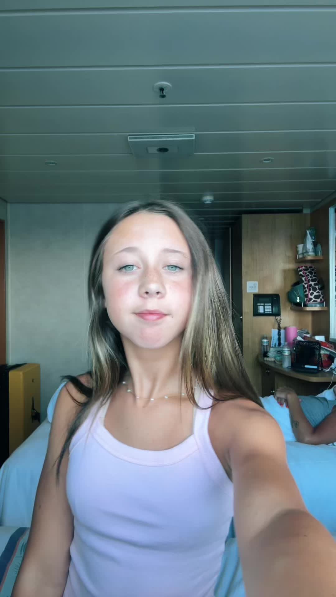 @vadaaa