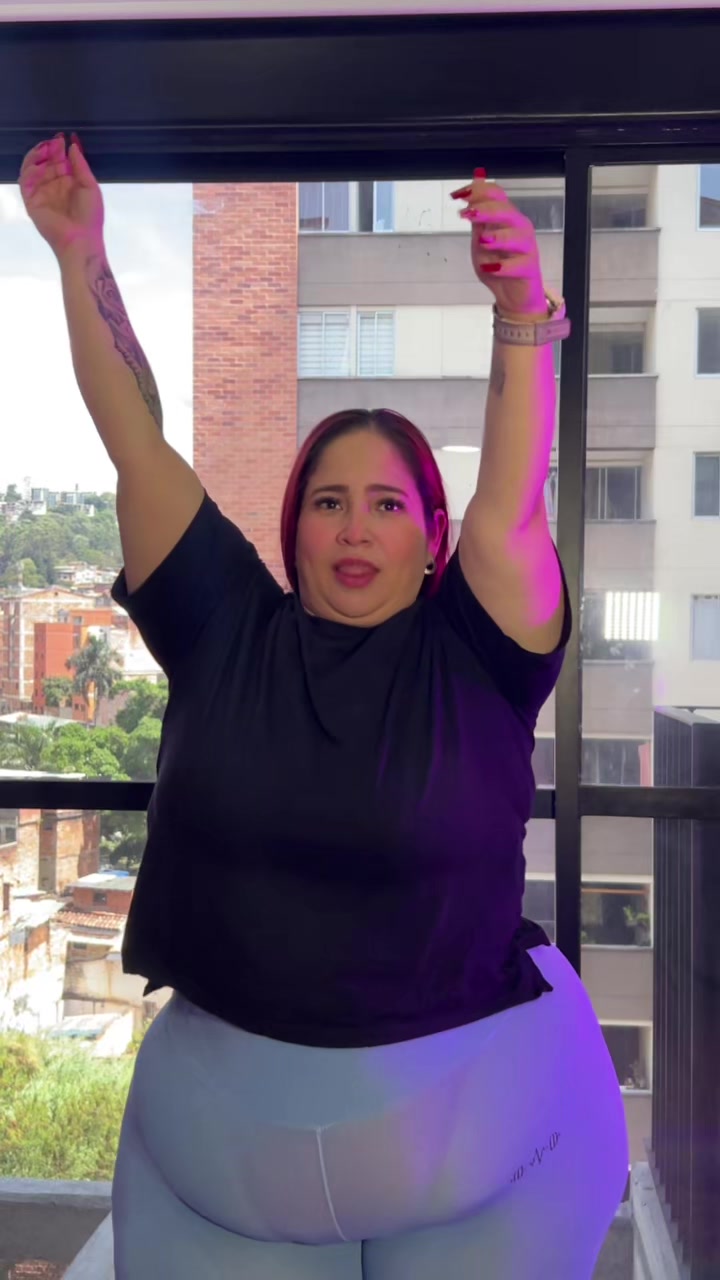@lolapopvibes