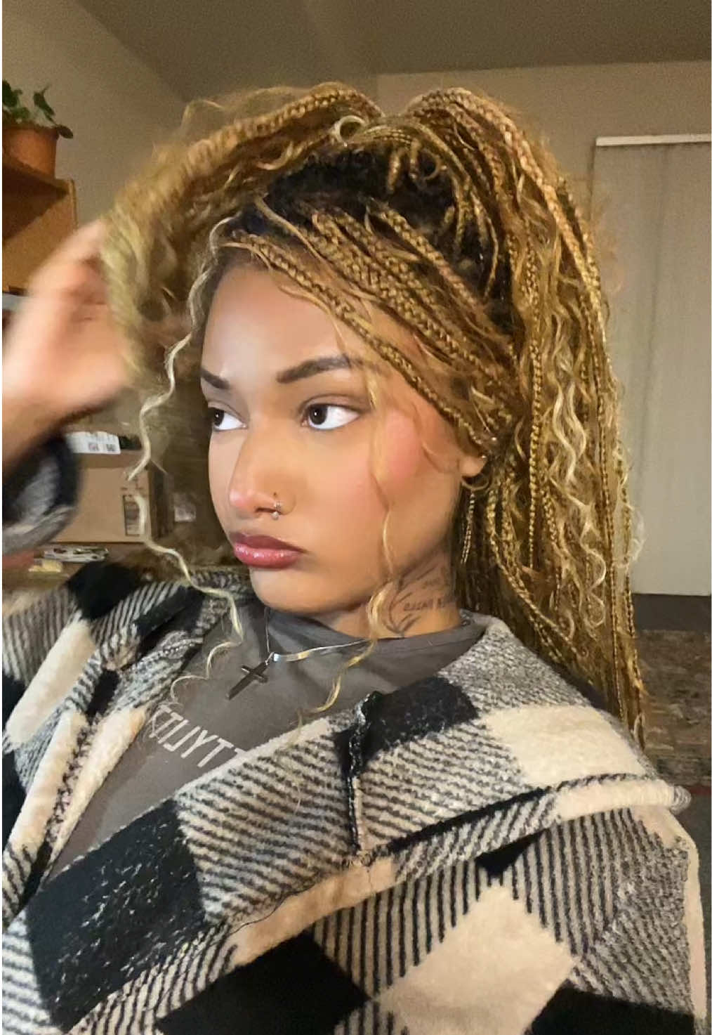@kiarakalonn
