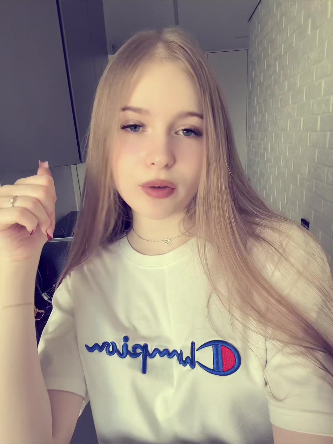@𝒩.