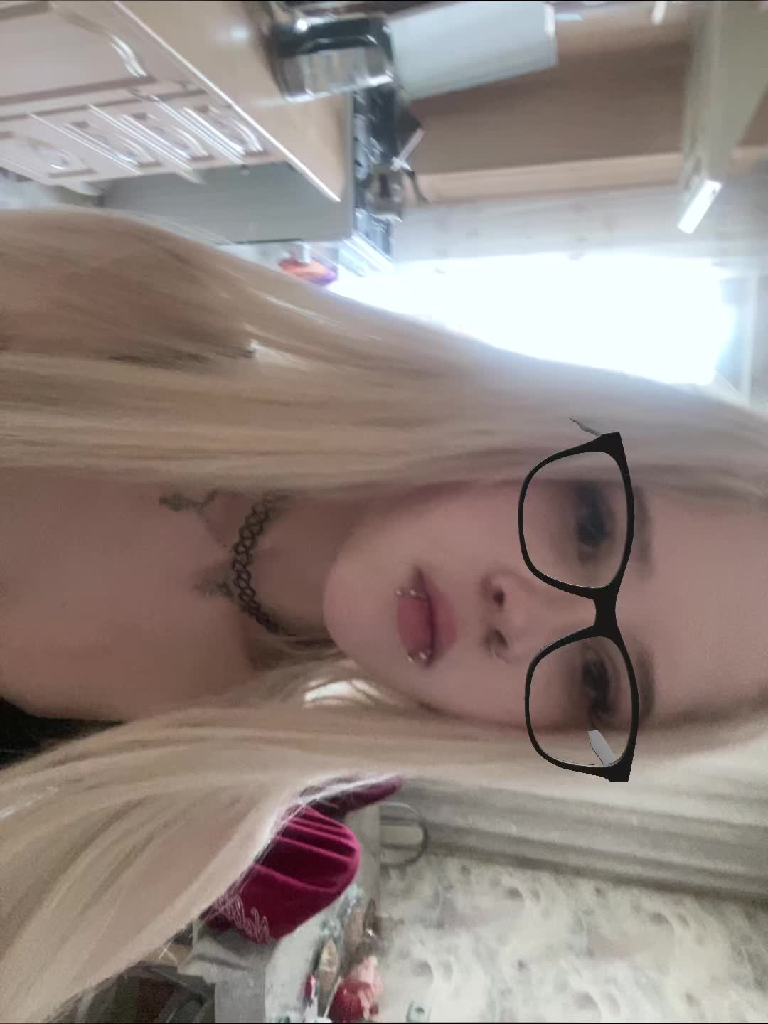 @малолетняя
