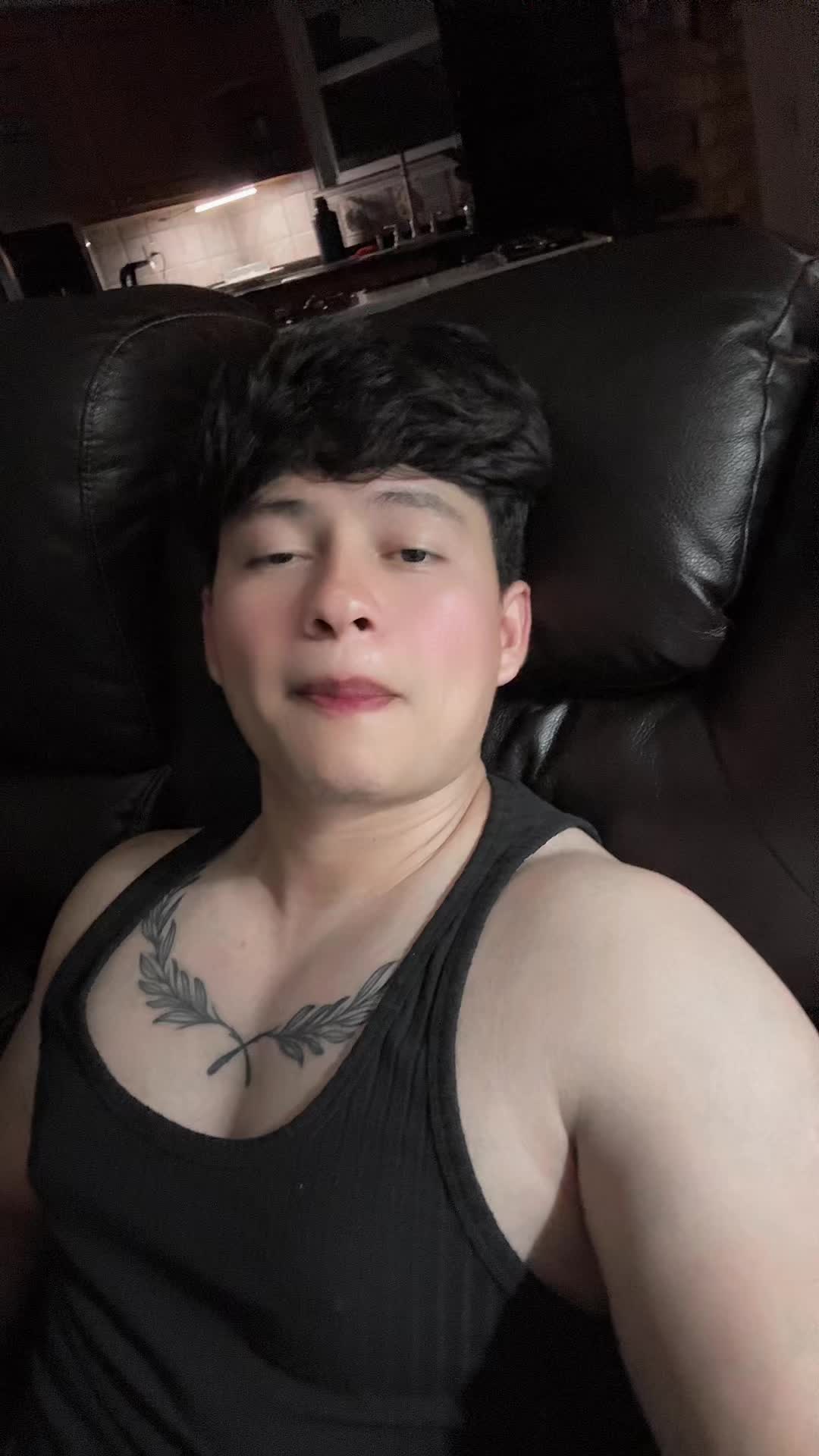 @Emilio🦇🕷️