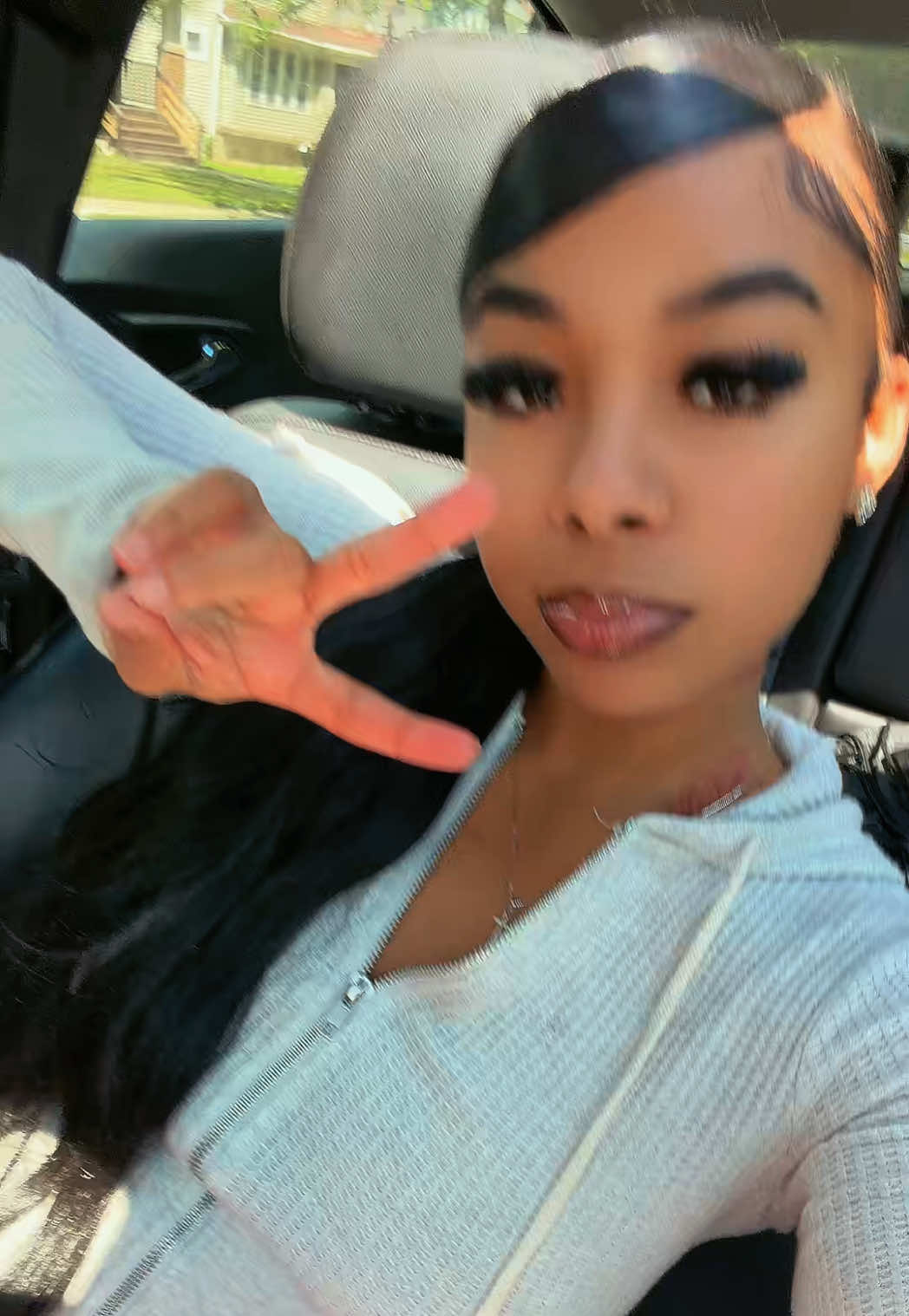 @THE PRETTIEST 💋