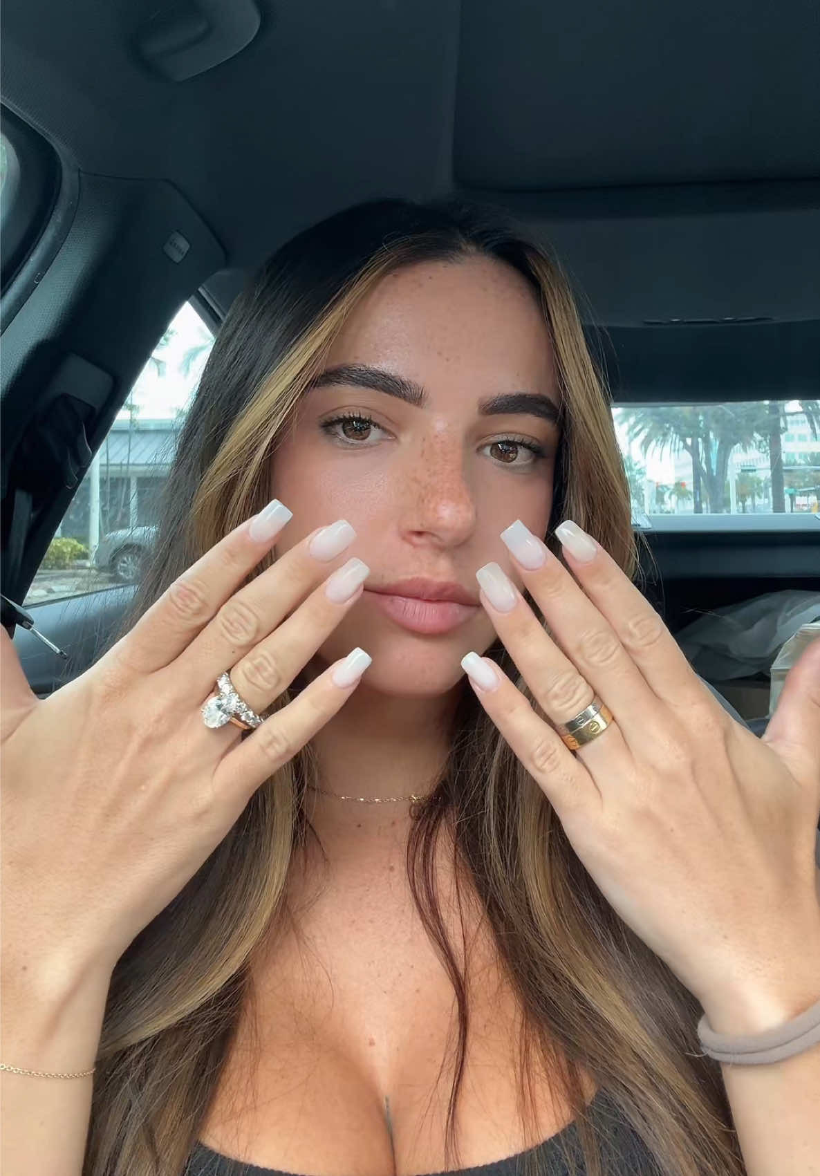 @Ariana isabel