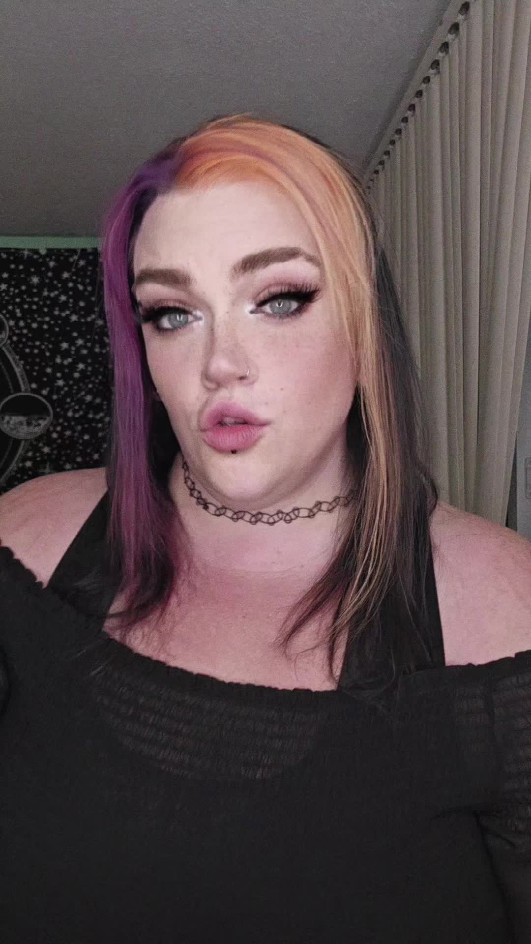 @curvyflawlesss 💛✨️🩷🖤