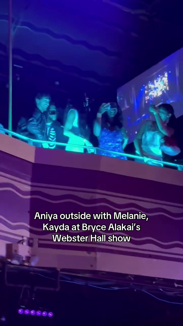 @Aniyafeed