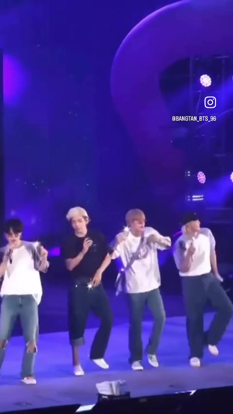 @Kim Taehyung mine bias 💜💜💜