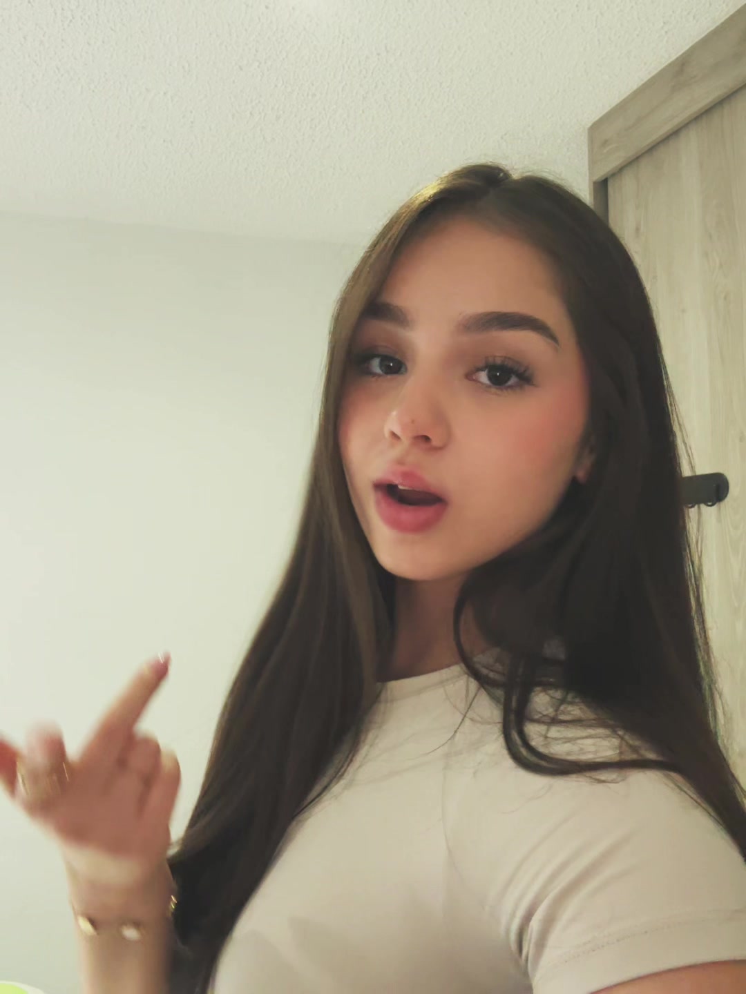 @Ana María