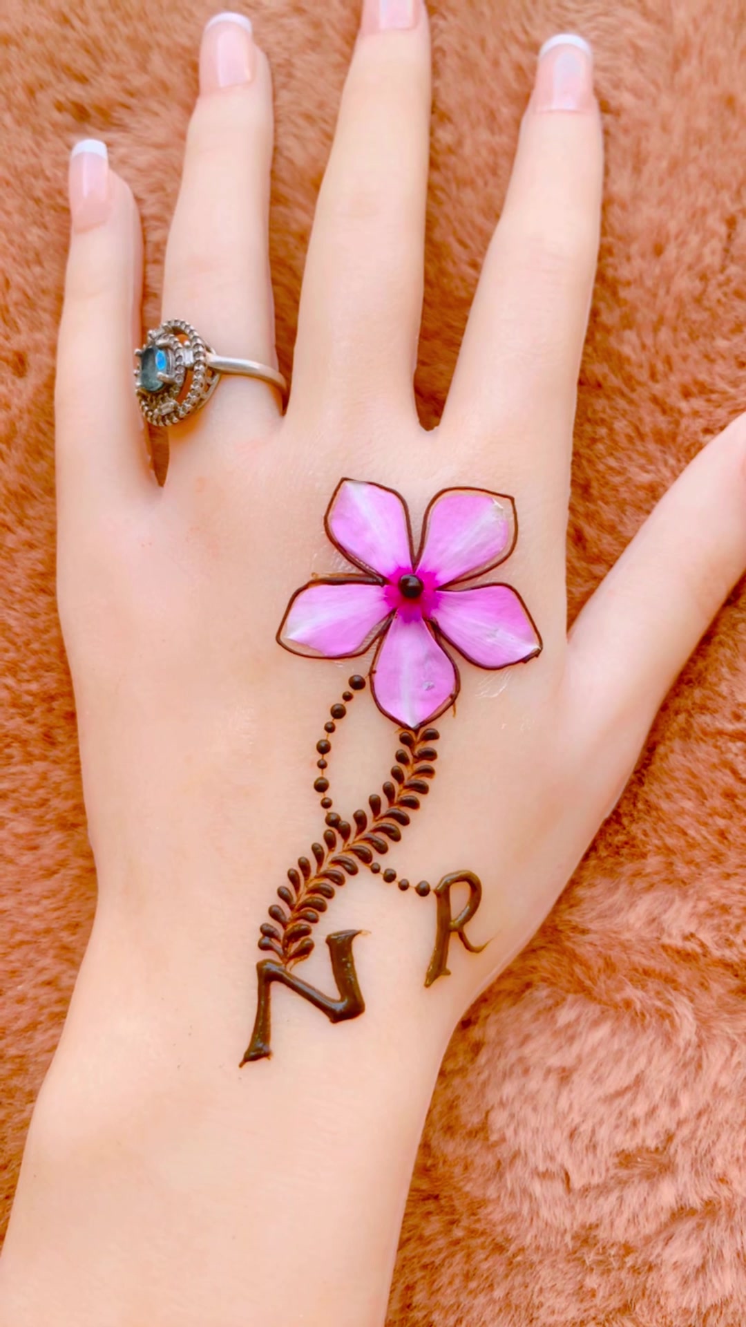 @🌸It’s_NAAZ🌸