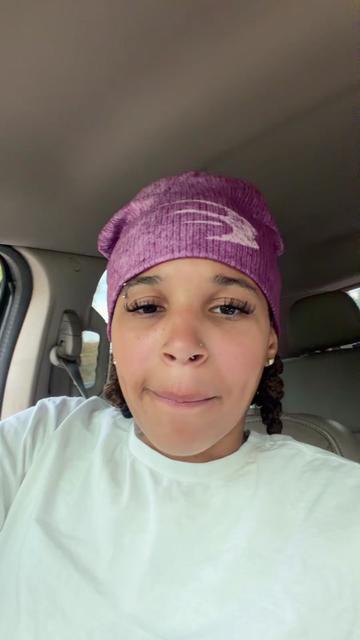 @shelovelayy