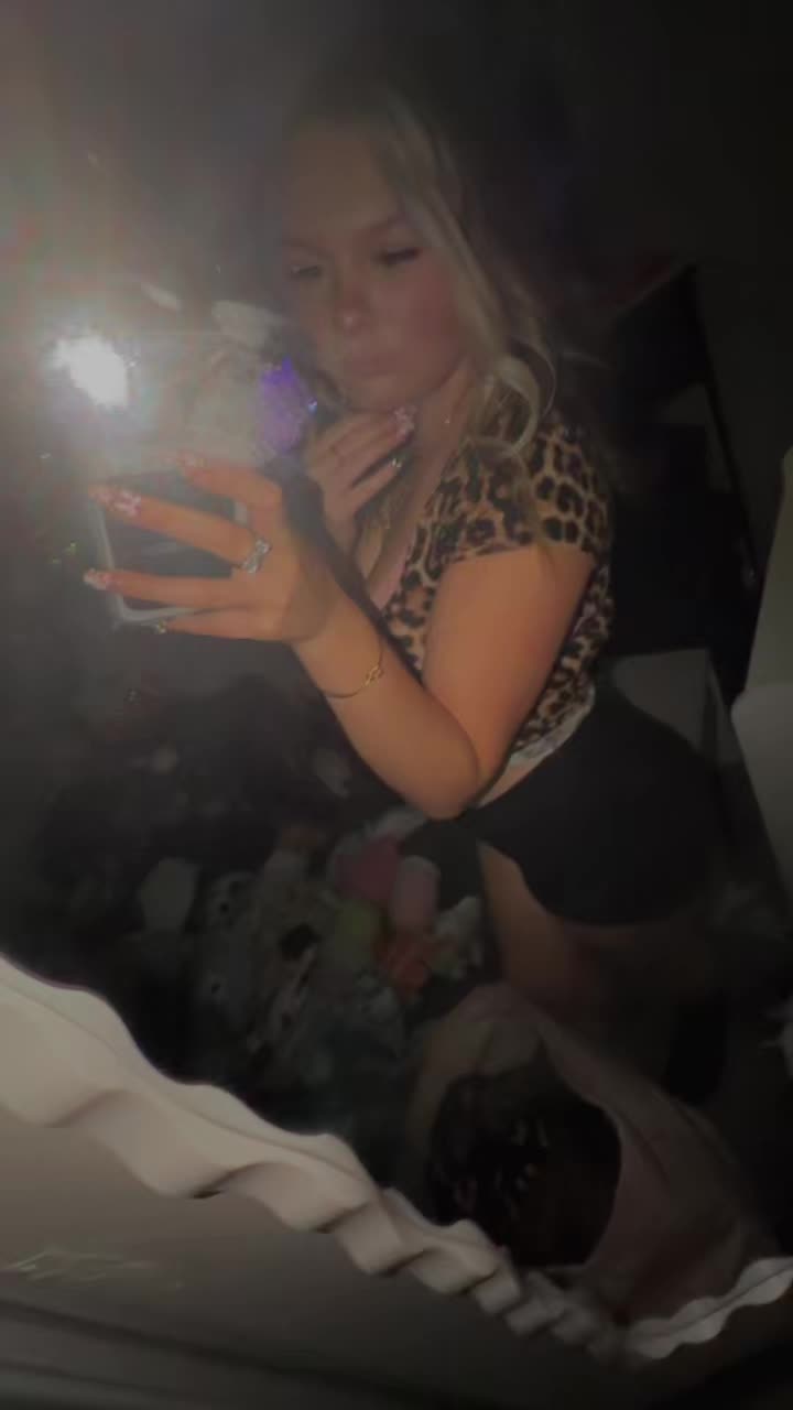@Raelynnnnnn 💋🙈🌺