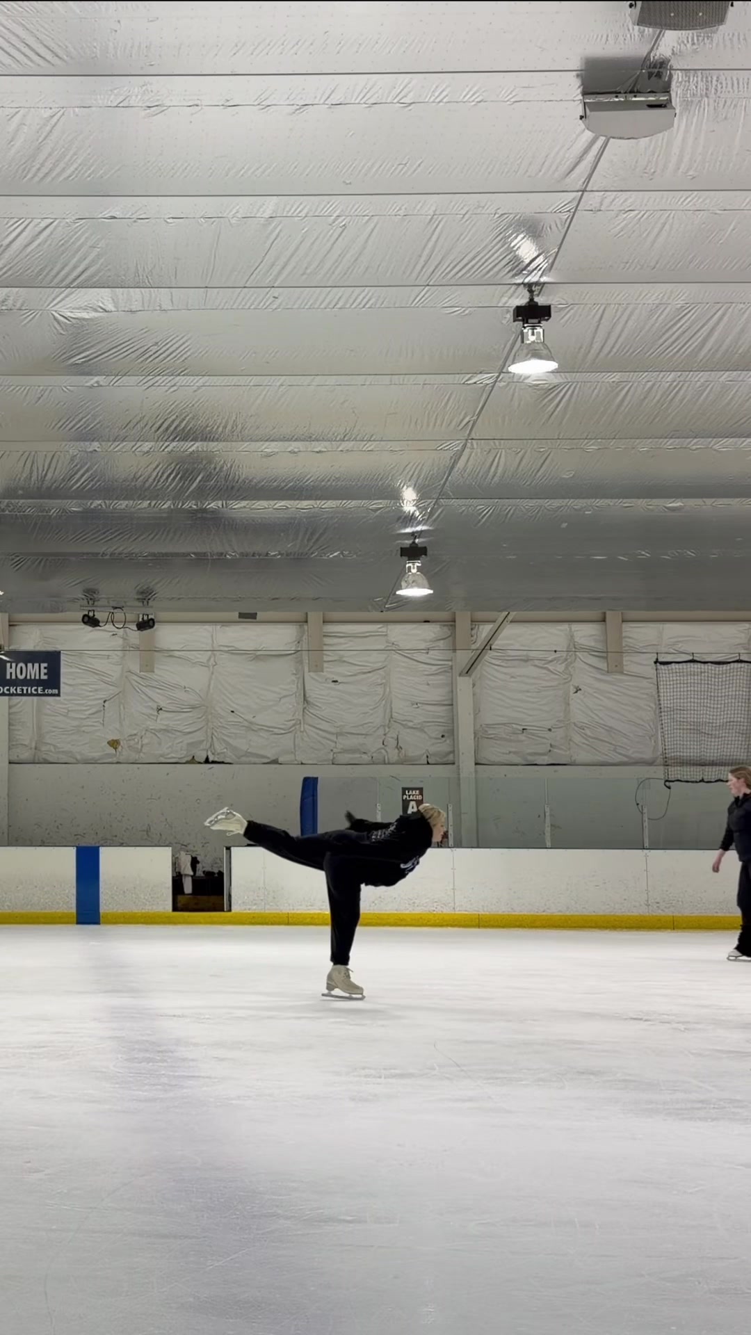 @Brit⛸️✨🫶🏼