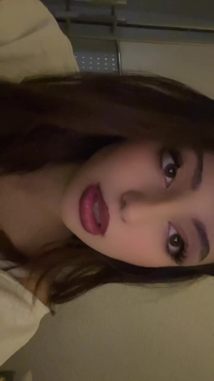 @Yllza