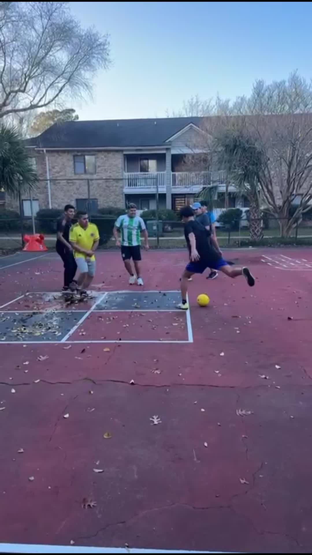 @marcocano_25