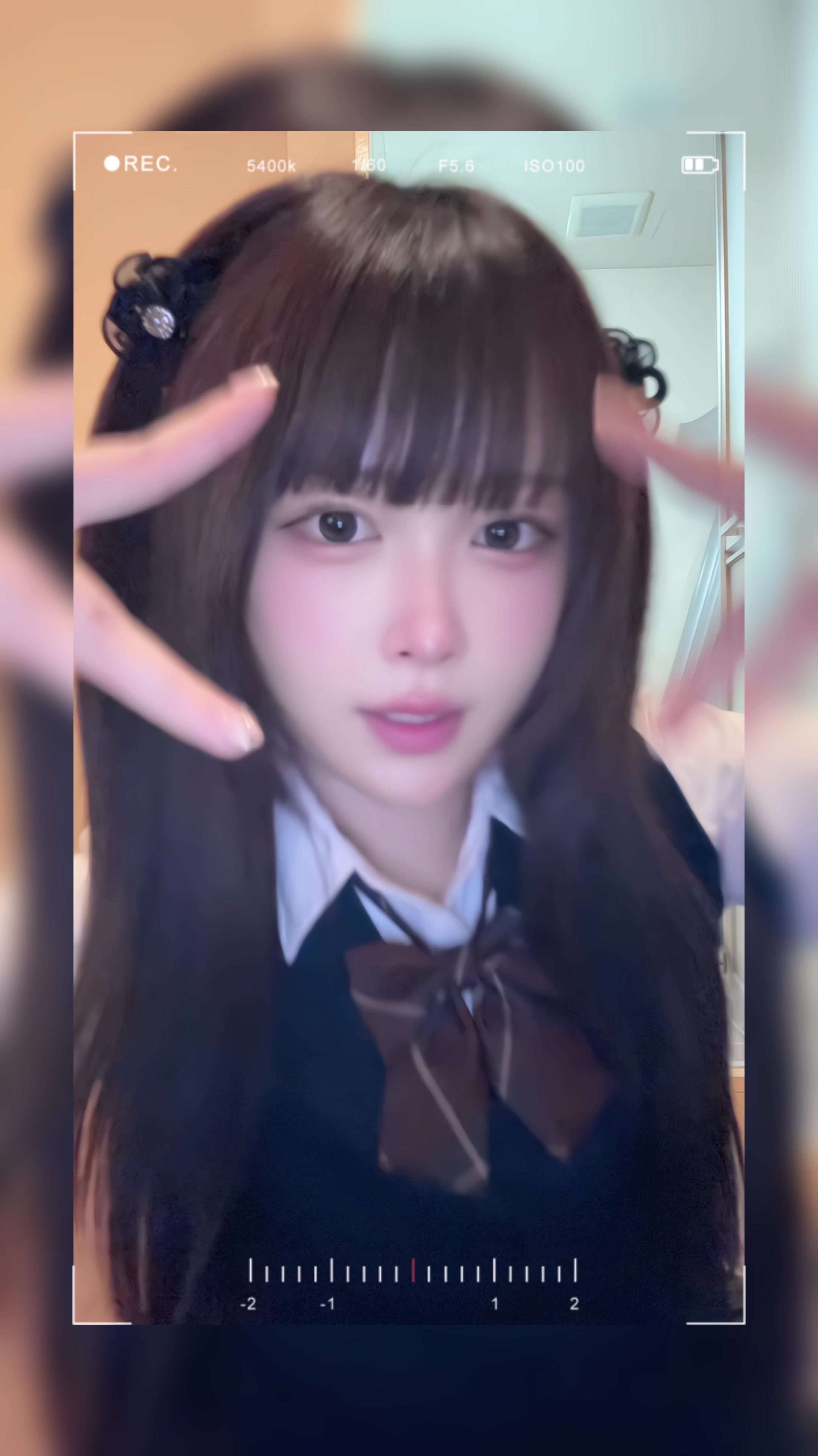 @かなで