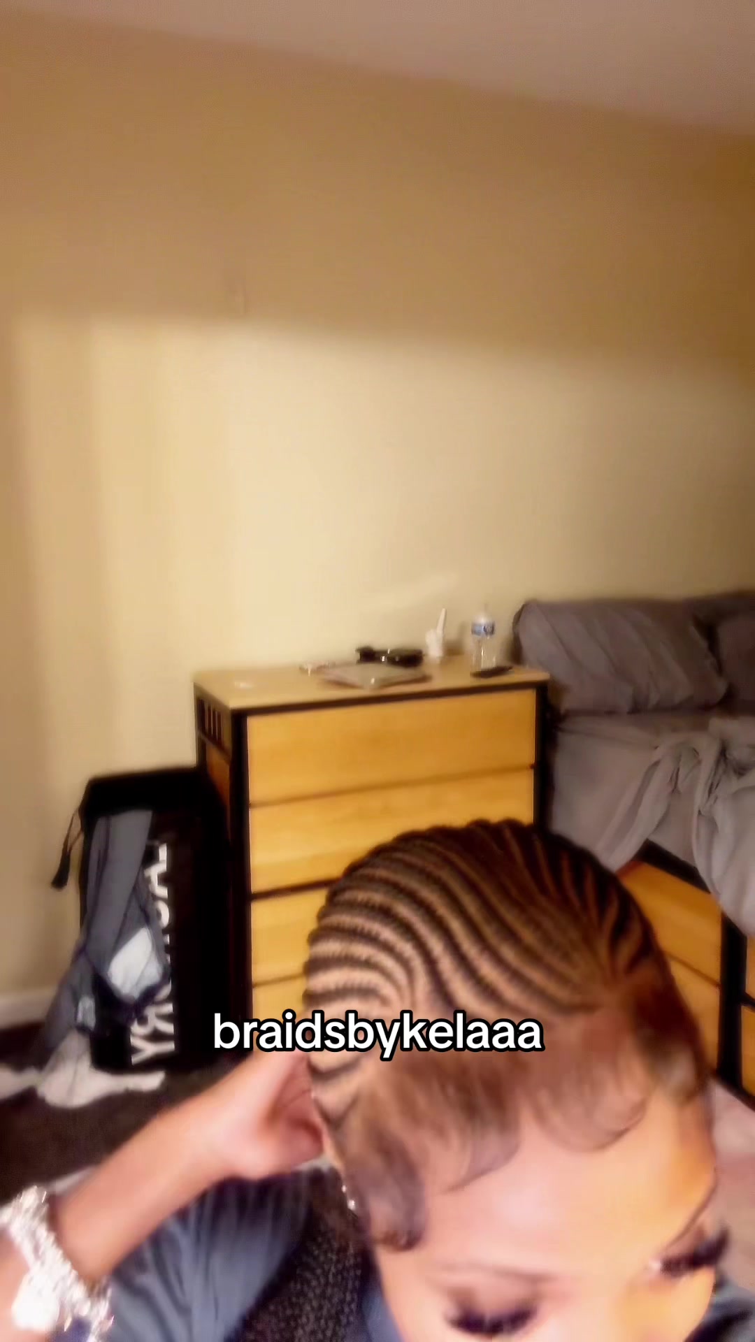@￼