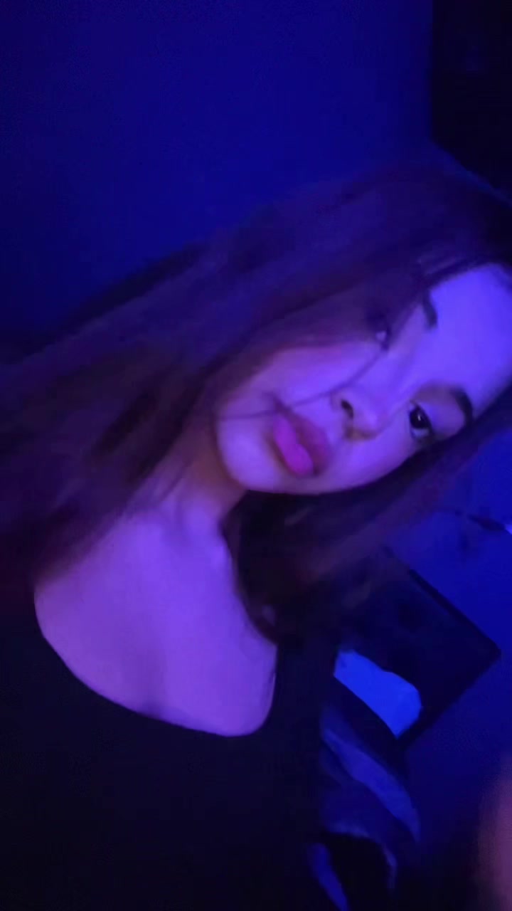 @𝓂𝒾𝓁𝑒🍒